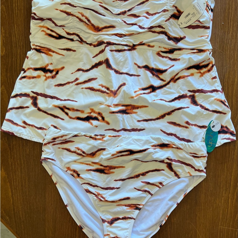 JCPenney White and Brown Women's Swim Tanktini & Bottoms - Jungle Roar print